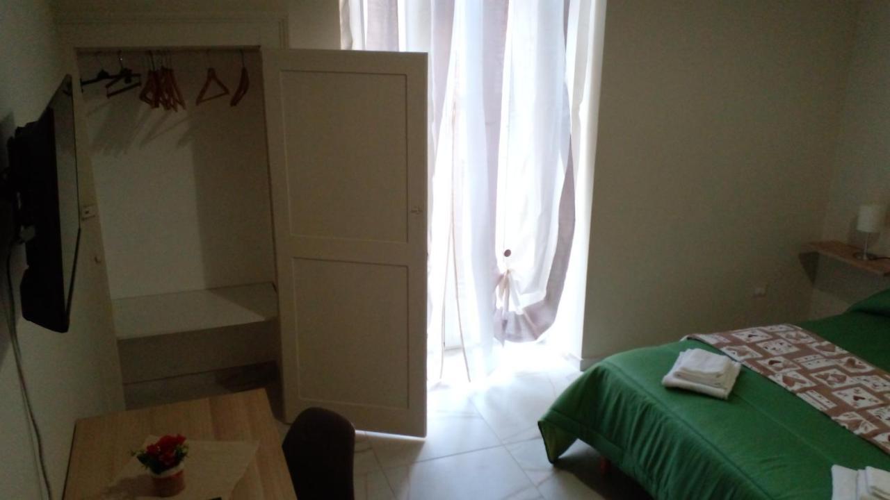 Hôtel La Rosa Rossa à Bari Extérieur photo