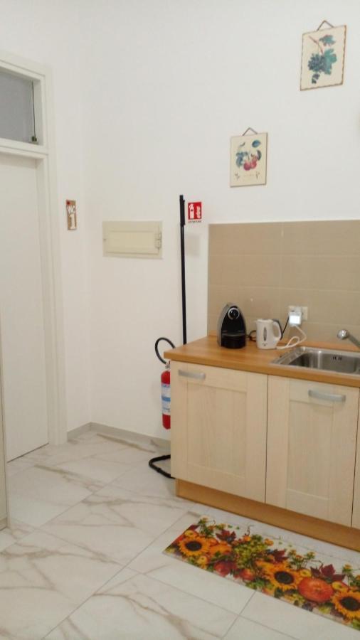 Hôtel La Rosa Rossa à Bari Extérieur photo